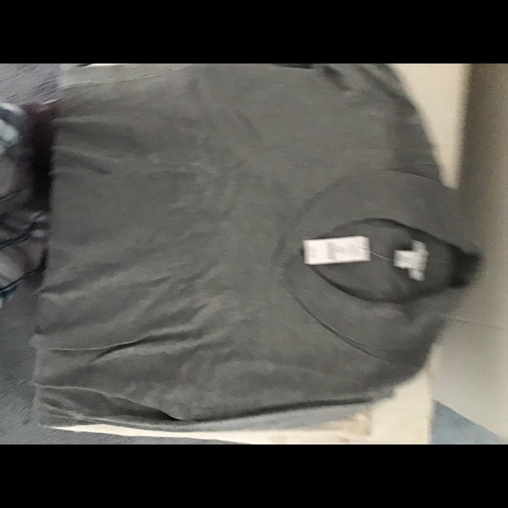 White/black lightweight sweater